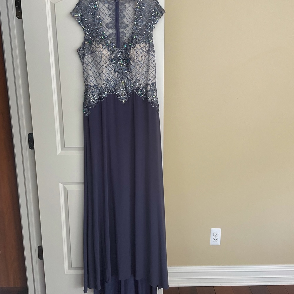 Tony bowls